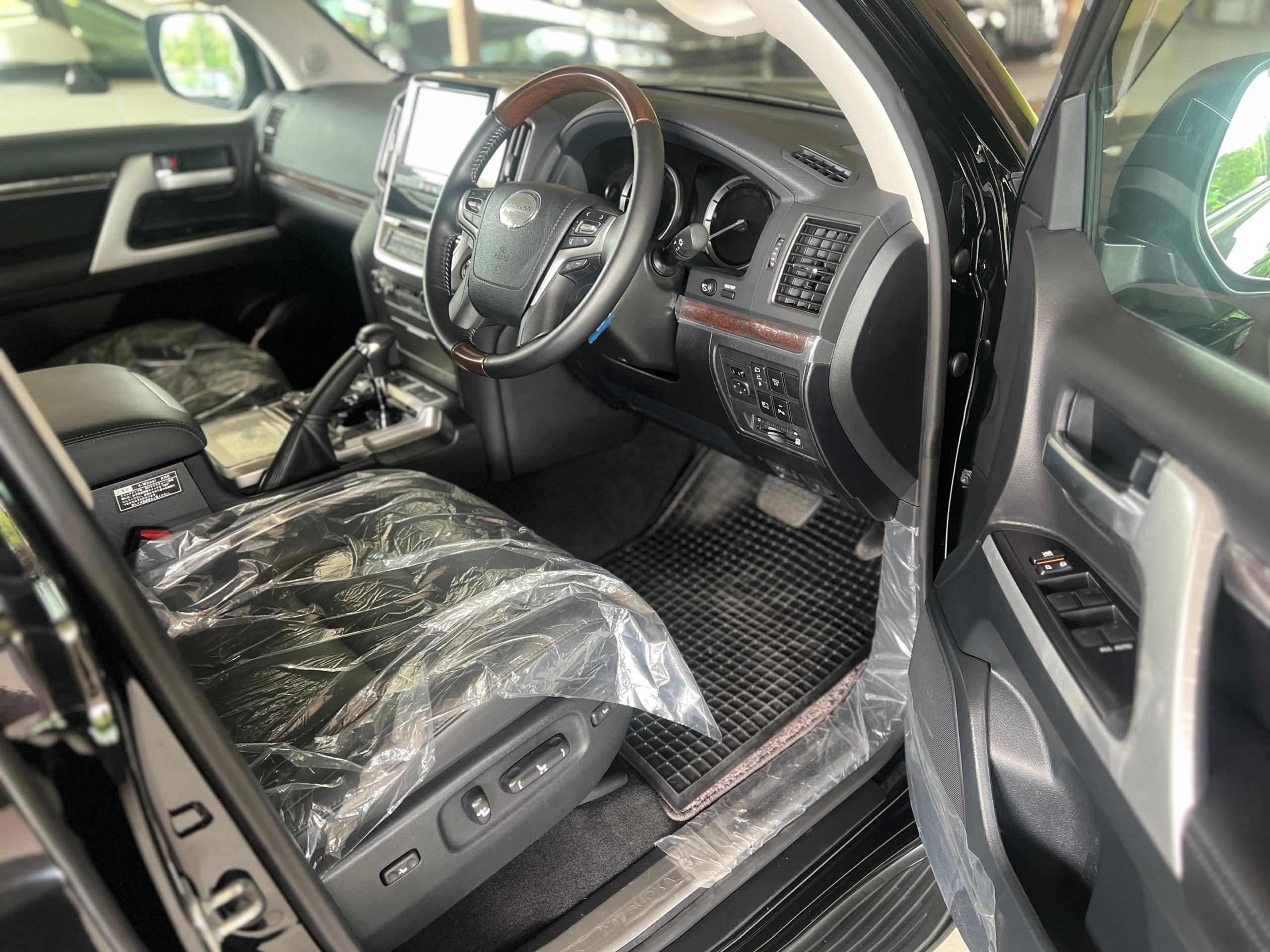 MITSUOKA "LX460 4.6P 4608 6TIP EXECUTIVE LOUNGE (BRAND NEW)" — view 6