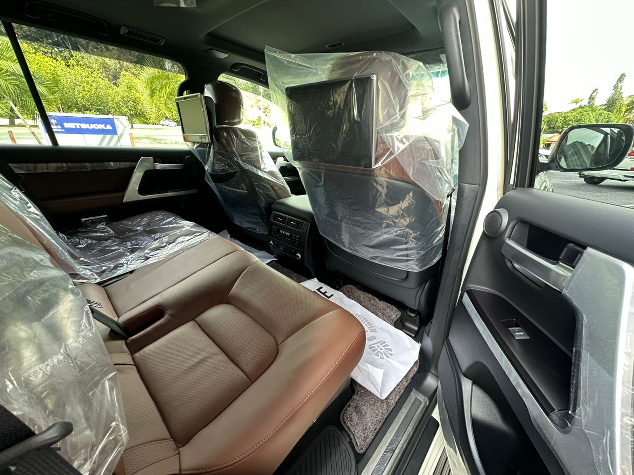 MITSUOKA "LX460 4.6P 4608 6TIP EXECUTIVE LOUNGE (BRAND NEW)" — view 5