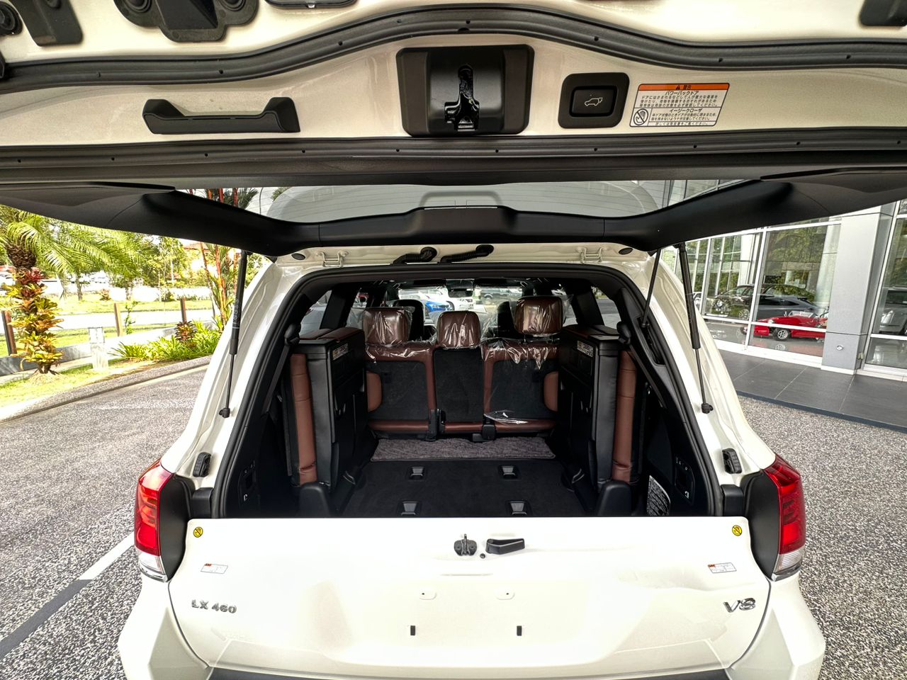 MITSUOKA "LX460 4.6P 4608 6TIP EXECUTIVE LOUNGE (BRAND NEW)" — view 6