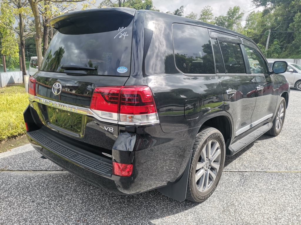 TOYOTA "LAND CRUISER 202 4.6P 4608 6TIP ZX (2ND GEN)" — view 2