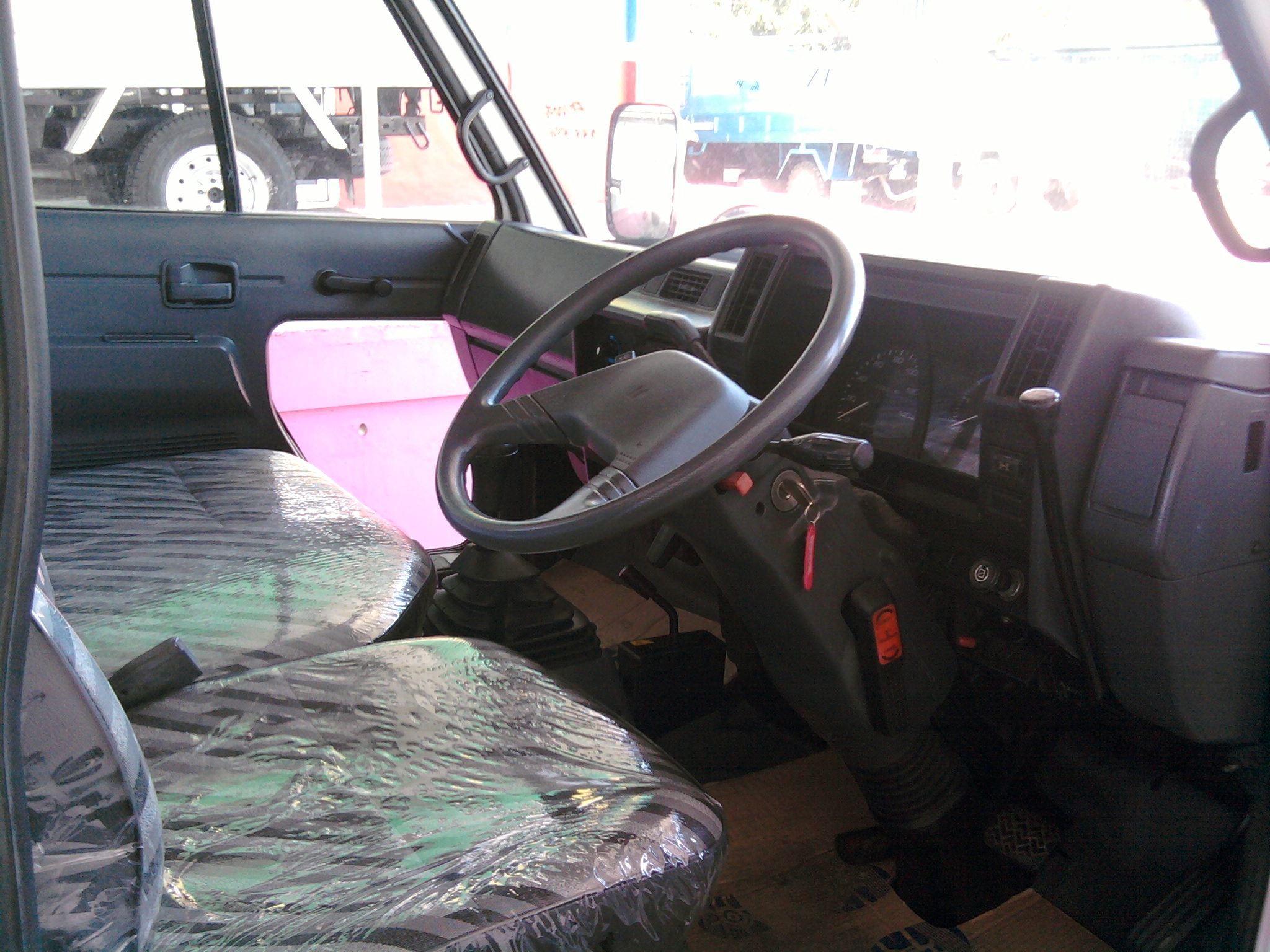 ISUZU NKS58G TIPPER TRUCK 4WD — view 3