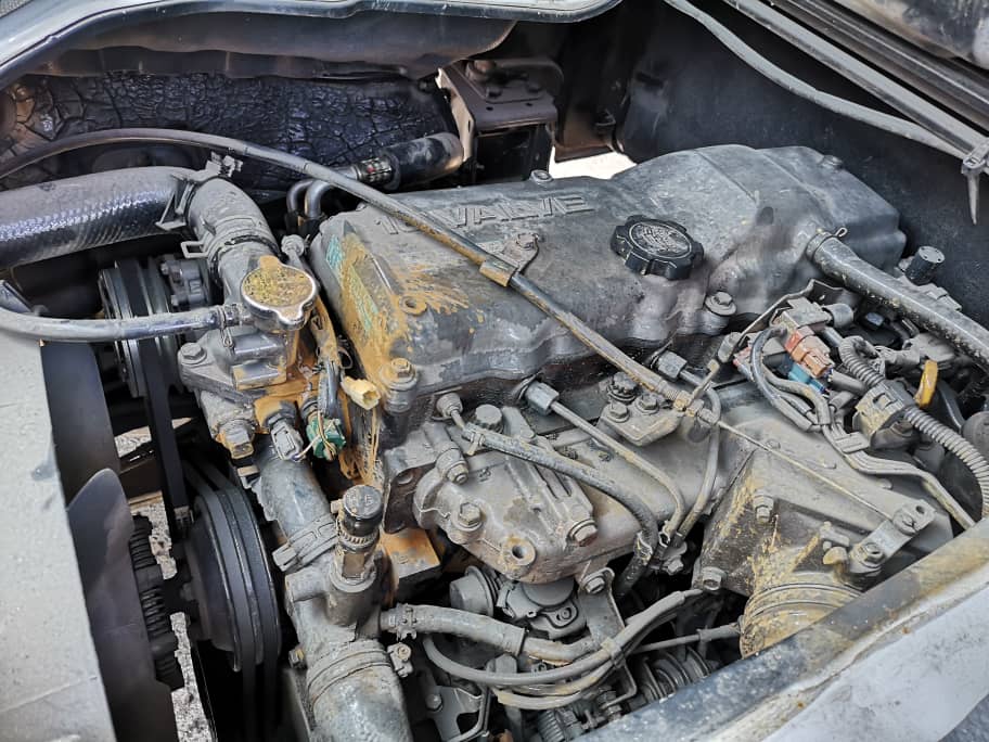 TOYOTA BU212 DOUBLE CAB CARGO 4X2 — view 4