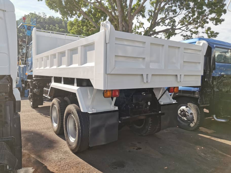 NISSAN CZ520NN DUMP TRUCK 6X6 — view 2