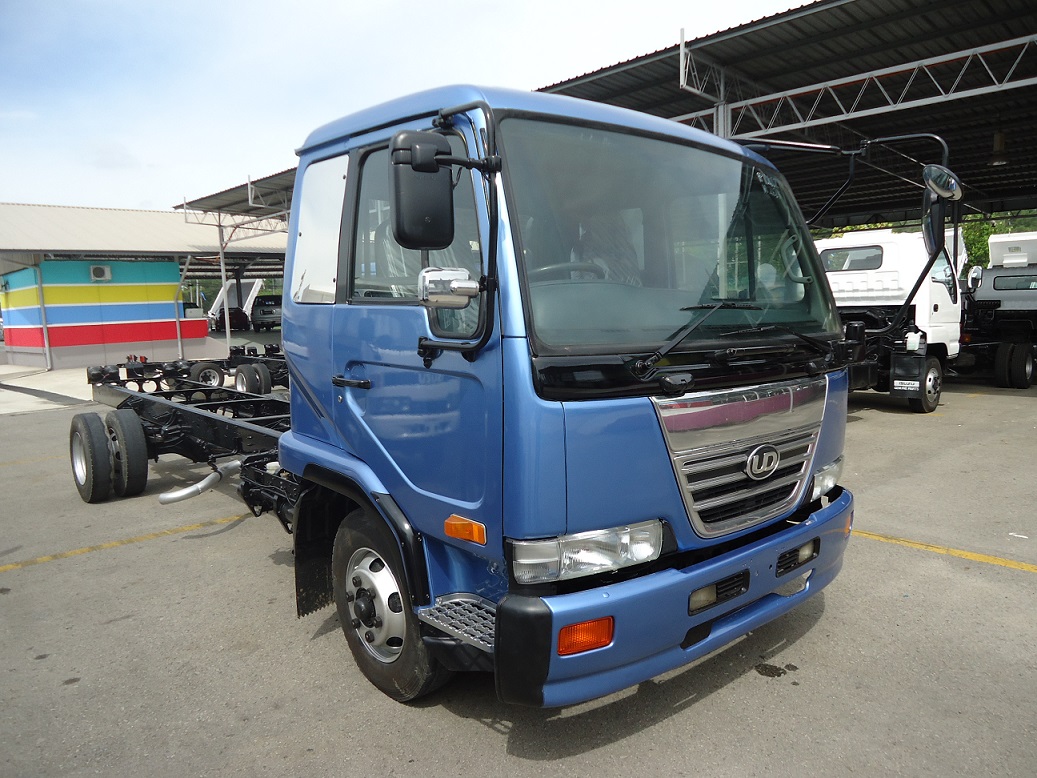 NISSAN MK262K CHASSIS & CAB 4X2 — view 1