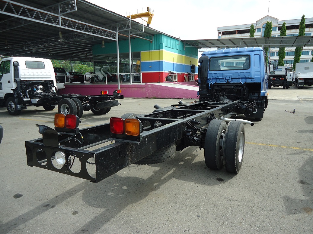NISSAN MK262K CHASSIS & CAB 4X2 — view 2