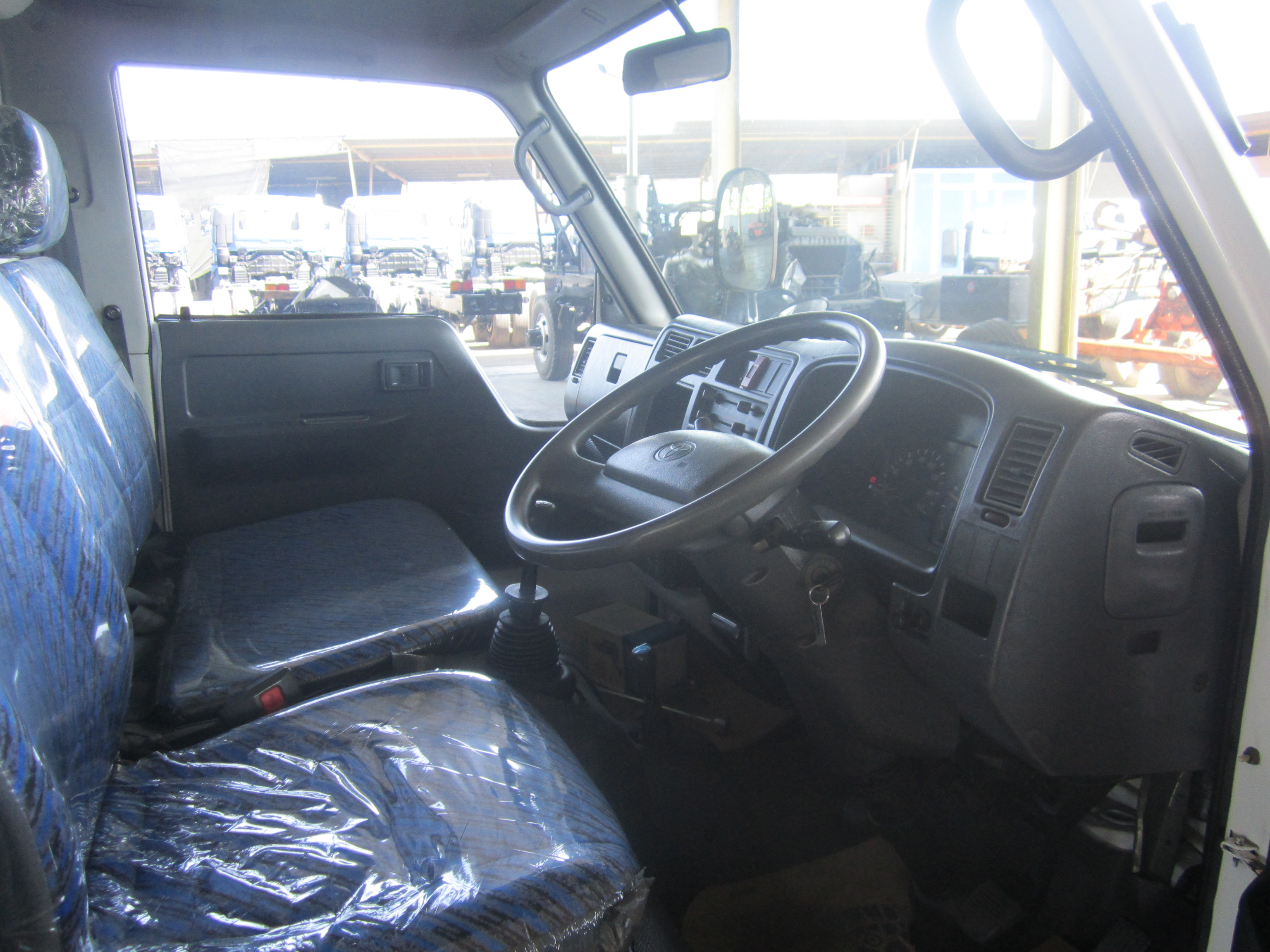 TOYOTA LY162 NEW CARGO TRUCK 4X4 — view 3