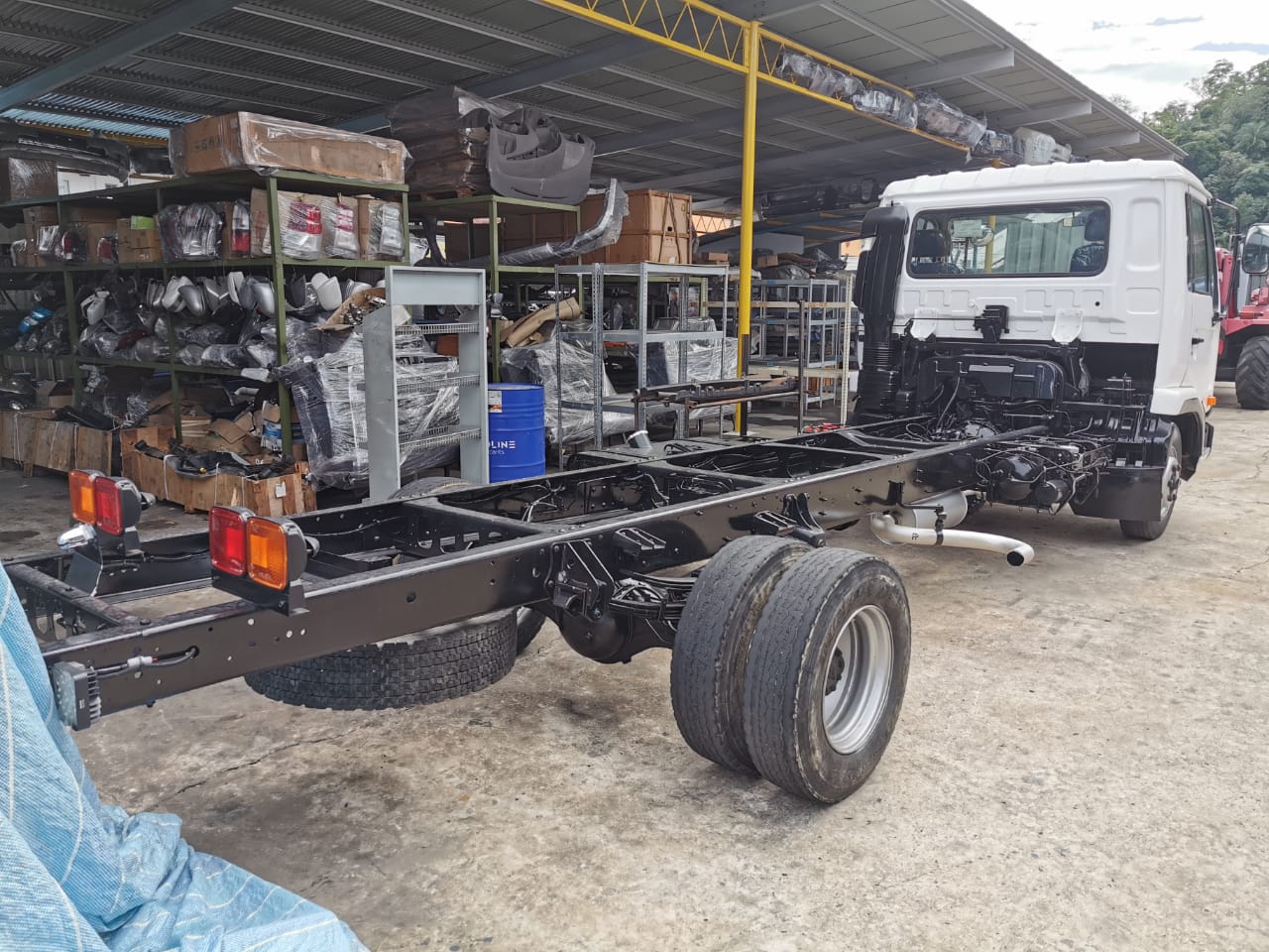 NISSAN MK252G CHASSIS & CABIN 4X2 — view 3