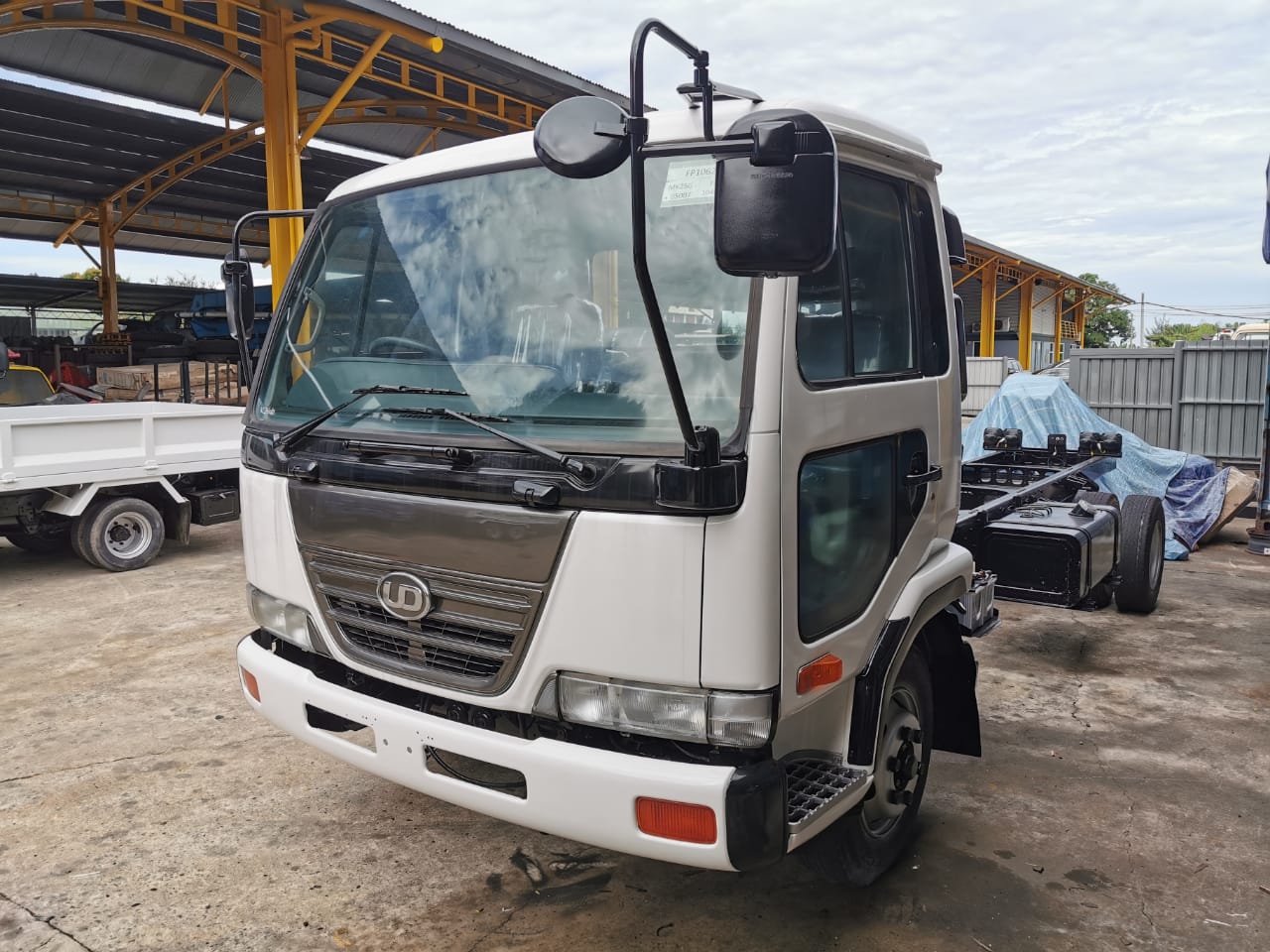 NISSAN MK252G CHASSIS & CABIN 4X2 — view 4