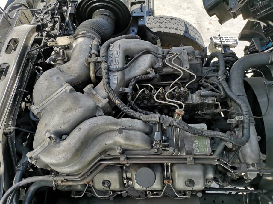 NISSAN NISSAN DUMP TRUCK 6X4 — view 4