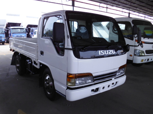 ISUZU NKR66E CARGO TRUCK 4X2 — view 1