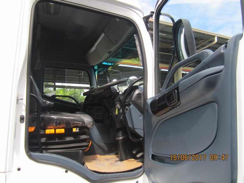 HINO SS1EKJ PRIME MOVER 6X4 - 16 SPEED — view 3