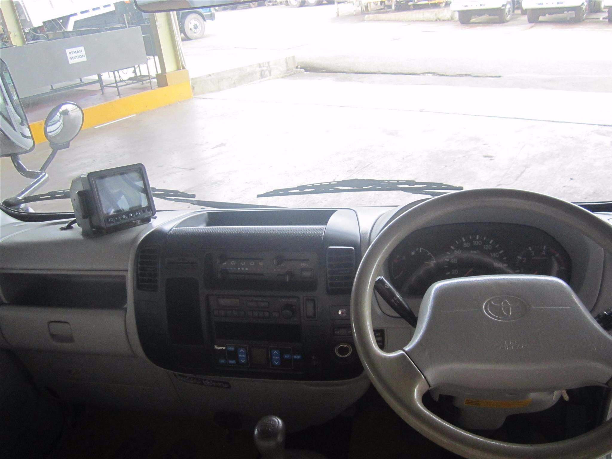 TOYOTA KDY230 COOL BOX — view 3