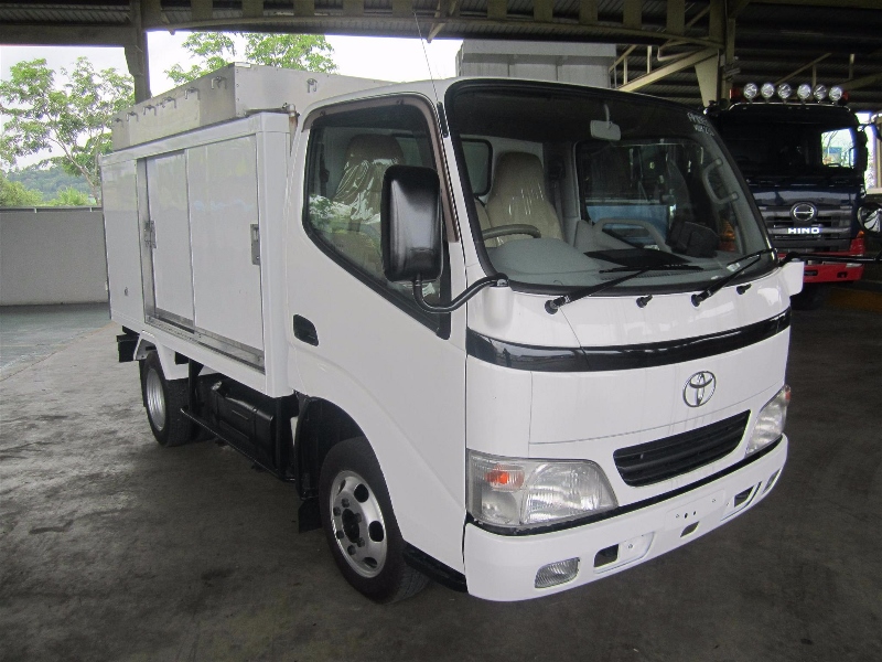 TOYOTA KDY230 COOL BOX — view 1