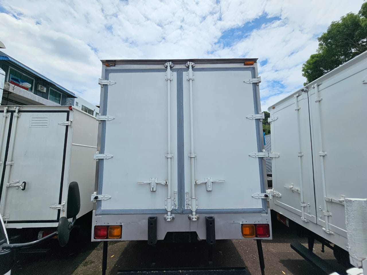 NISSAN MK122E REFRIGERATED BOX 4X2 — view 3