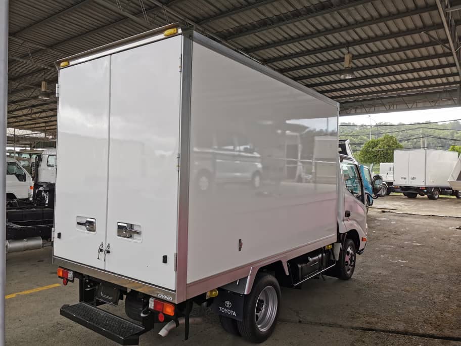 TOYOTA KDY220 COOL BOX 4X2 — view 1