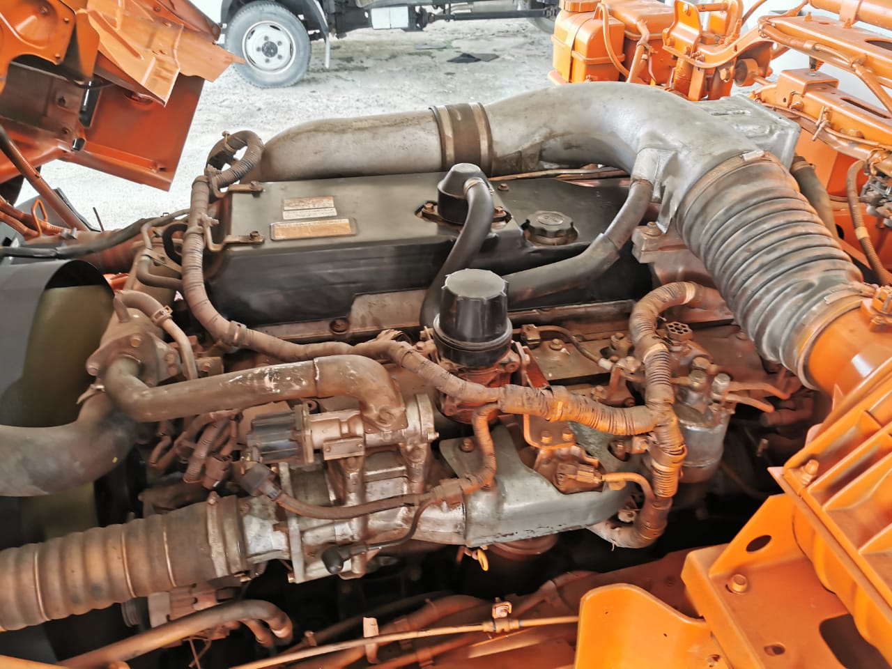 NISSAN CW4YL DUMP TRUCK 6X4 — view 6
