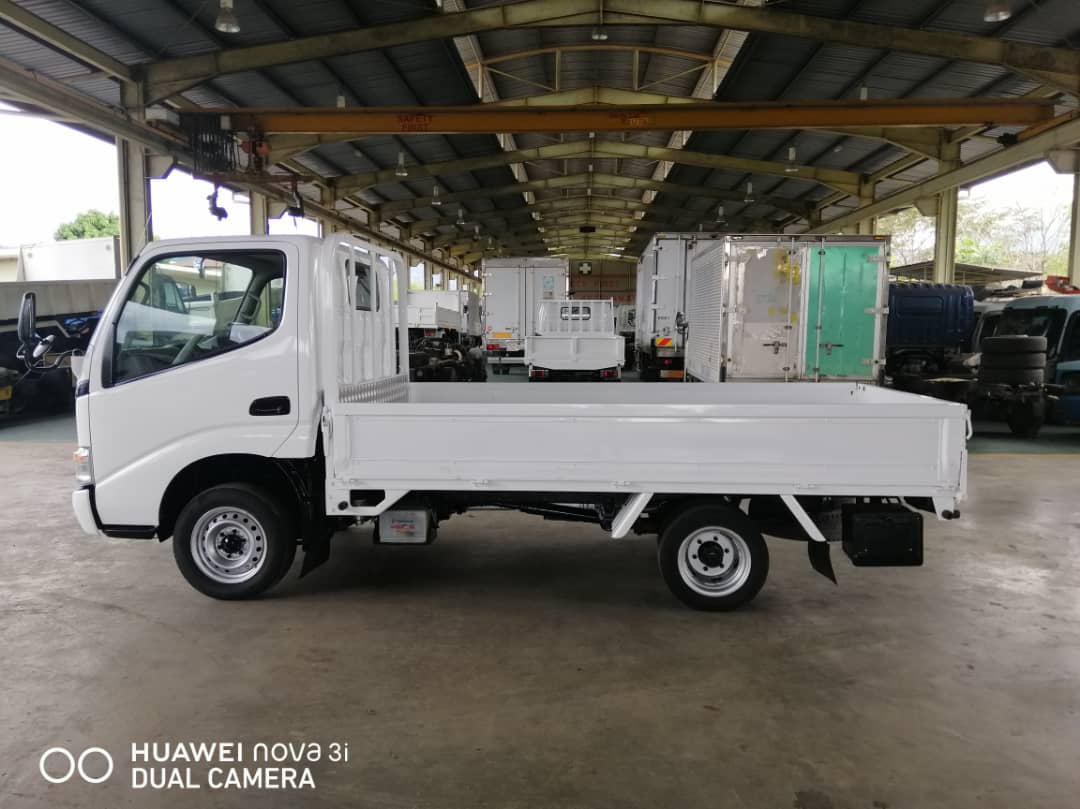 TOYOTA LY230 CARGO 4X2 — view 4