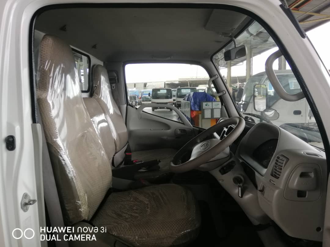TOYOTA LY230 CARGO 4X2 — view 6
