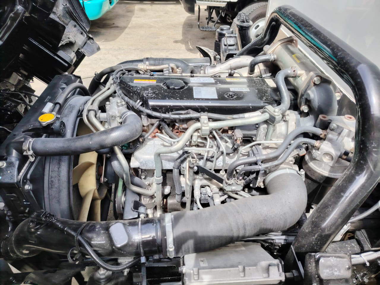 ISUZU NPR75 BOX C/W LIFTGATE TRUCK 4X2 BOX — view 8