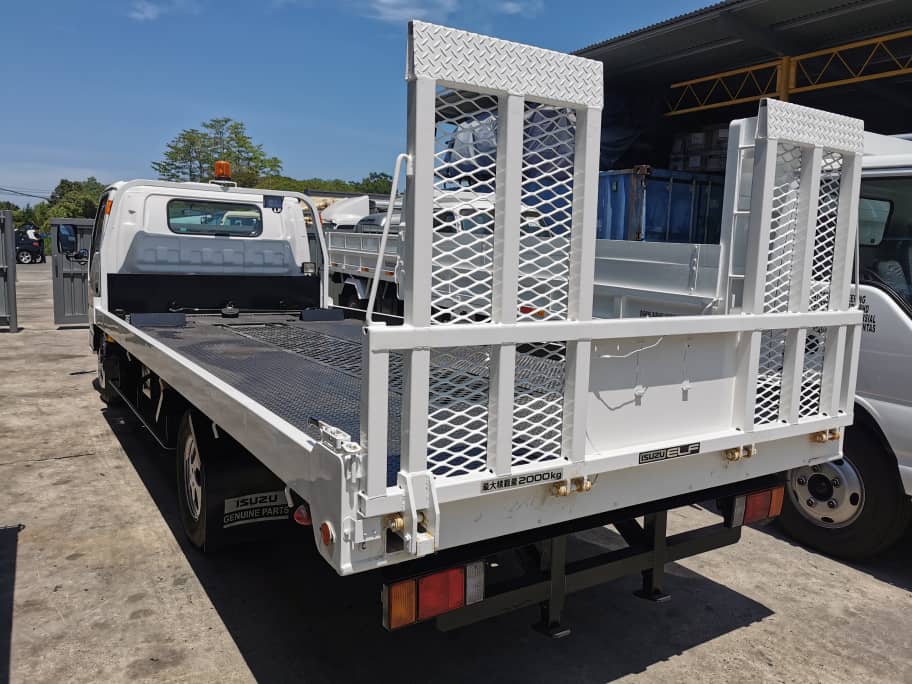 ISUZU ISUZU NPR72P CAR CARRIER 4X2 — view 2