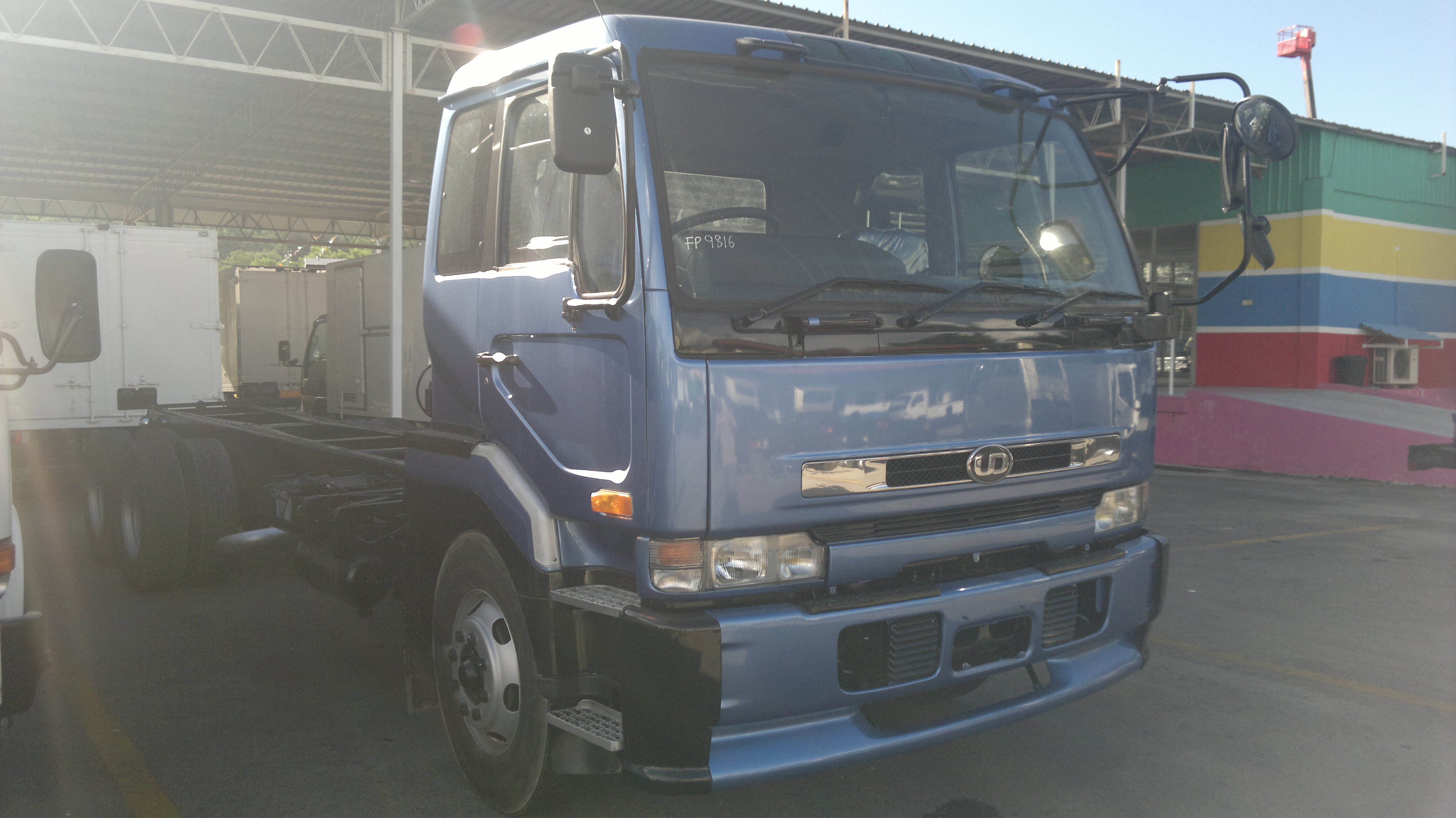 NISSAN CD53BTF CHASSIS & CAB — view 1