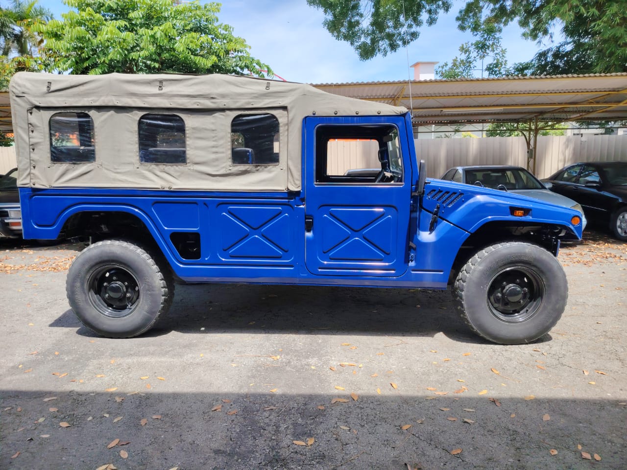 TOYOTA BXD10 MEGA CRUISER 4X4 — view 3