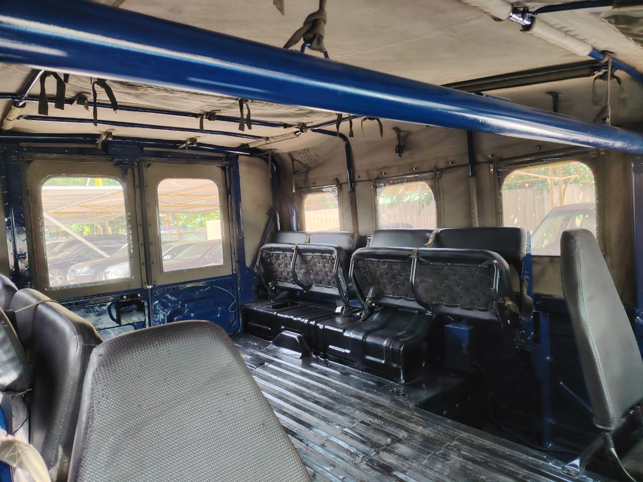 TOYOTA BXD10 MEGA CRUISER 4X4 — view 5