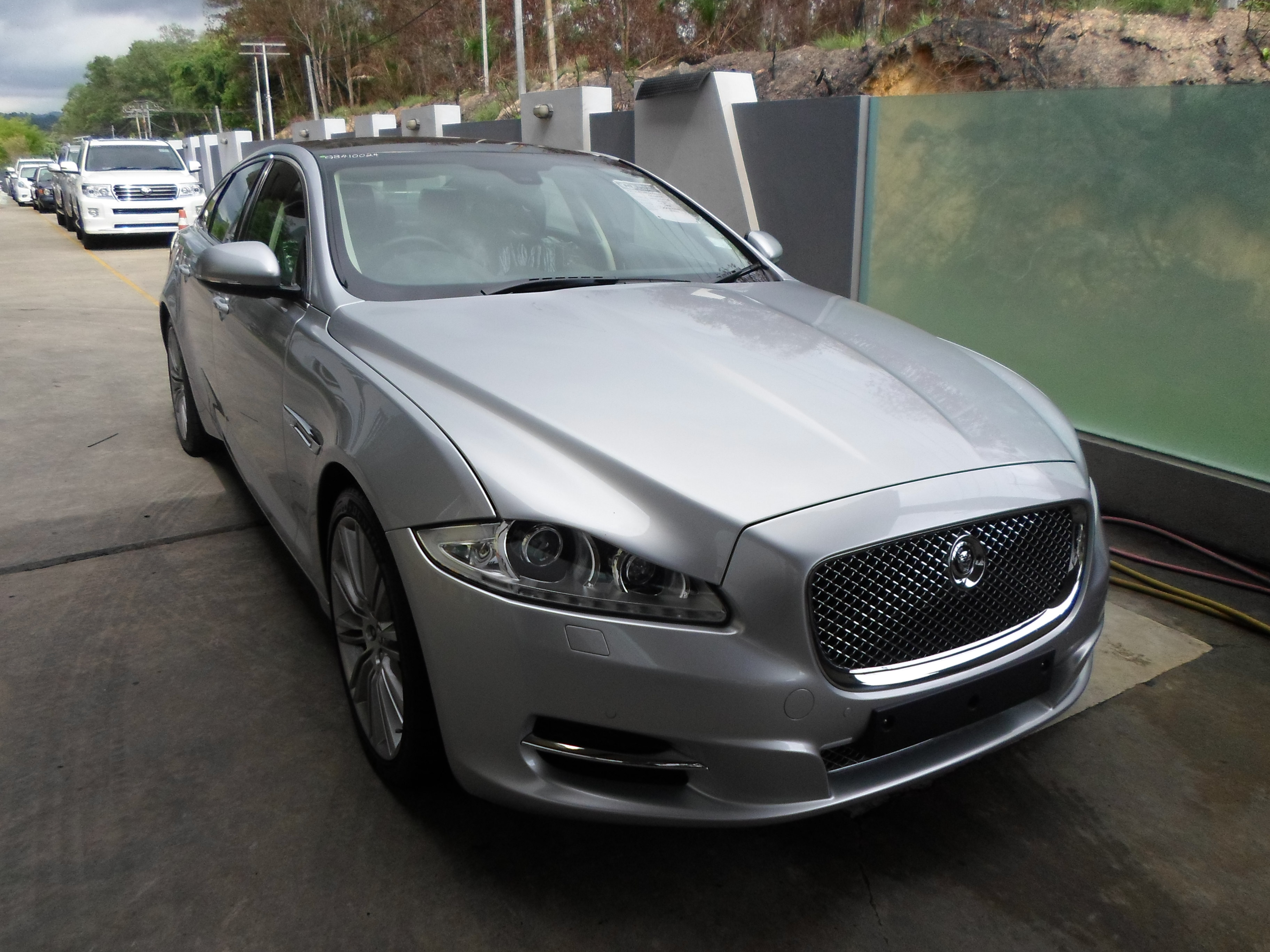 JAGUAR XJ X351 3.0P 2995 8SMT RWD UK — view 1