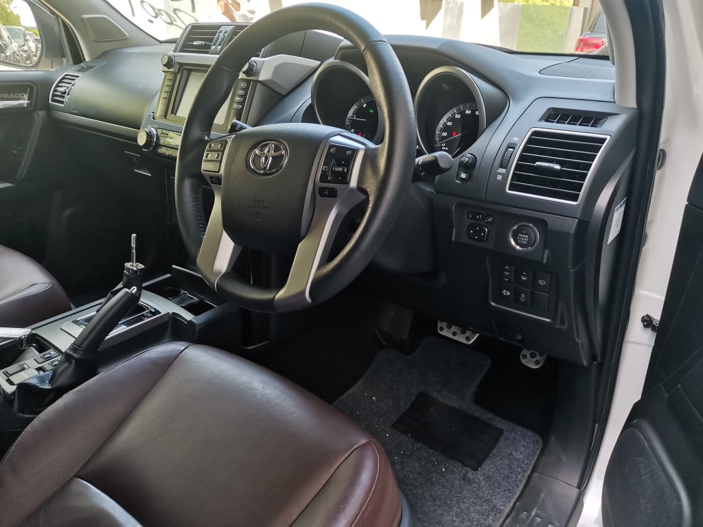 TOYOTA "LC PRADO 2.8D NEW.MOD 2754 6TIP TX-L FL G-FRONTIER" — view 5
