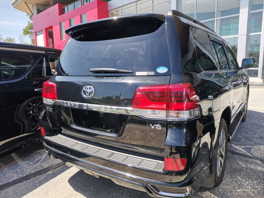 TOYOTA "LAND CRUISER 202 4.6P 4608 6TIP ZX (2ND GEN)" — view 2