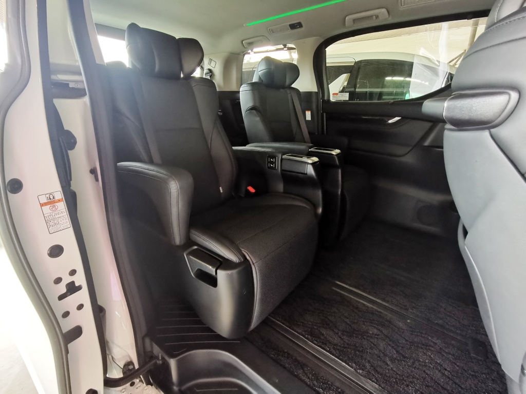 TOYOTA "ALPHARD 2.5 NEW.MOD 2493 7TIP-CVT 2.5S C-PACKAGE 7S FL" — view 3