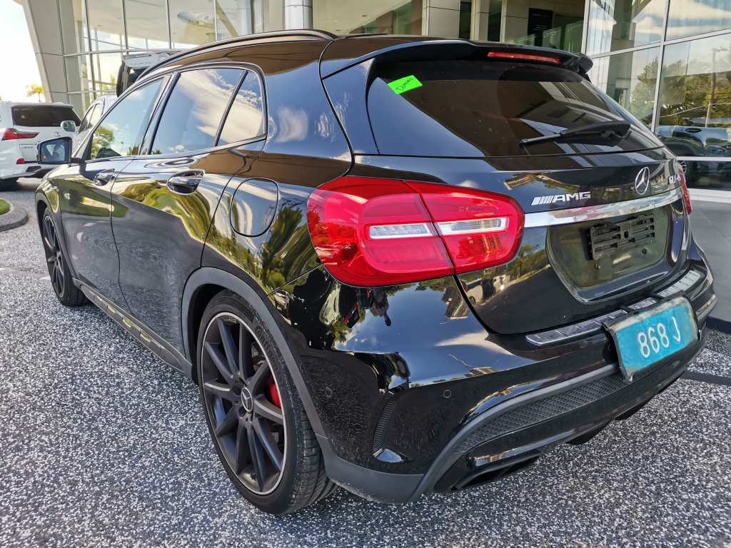 MERCEDES BENZ GLA 45 AUS — view 2