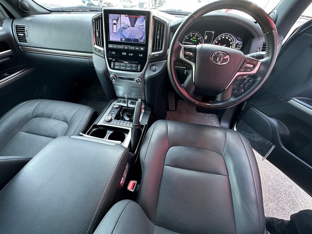 TOYOTA "LAND CRUISER 202 4.6P 4608 6TIP ZX (2ND GEN) 32277KM" — view 5