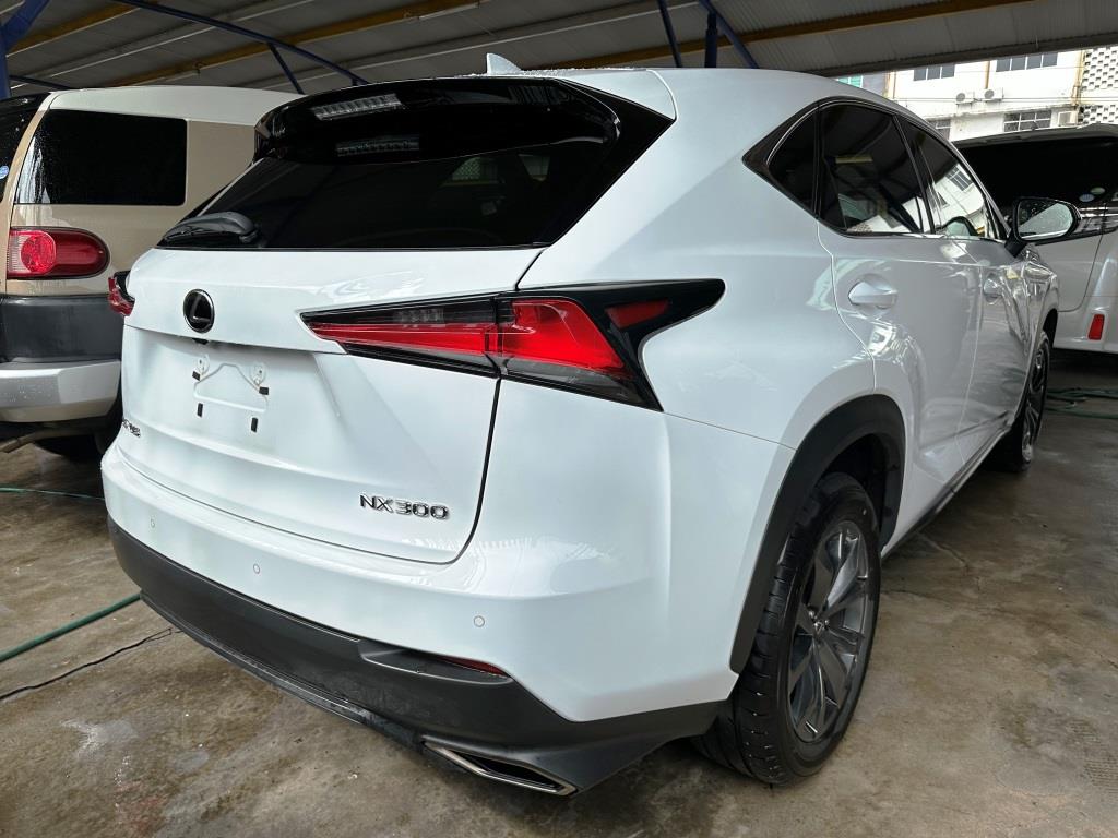 TOYOTA "NX300 2.0 F SPORT AWD 1998 FACELIFT 55870KM" — view 2