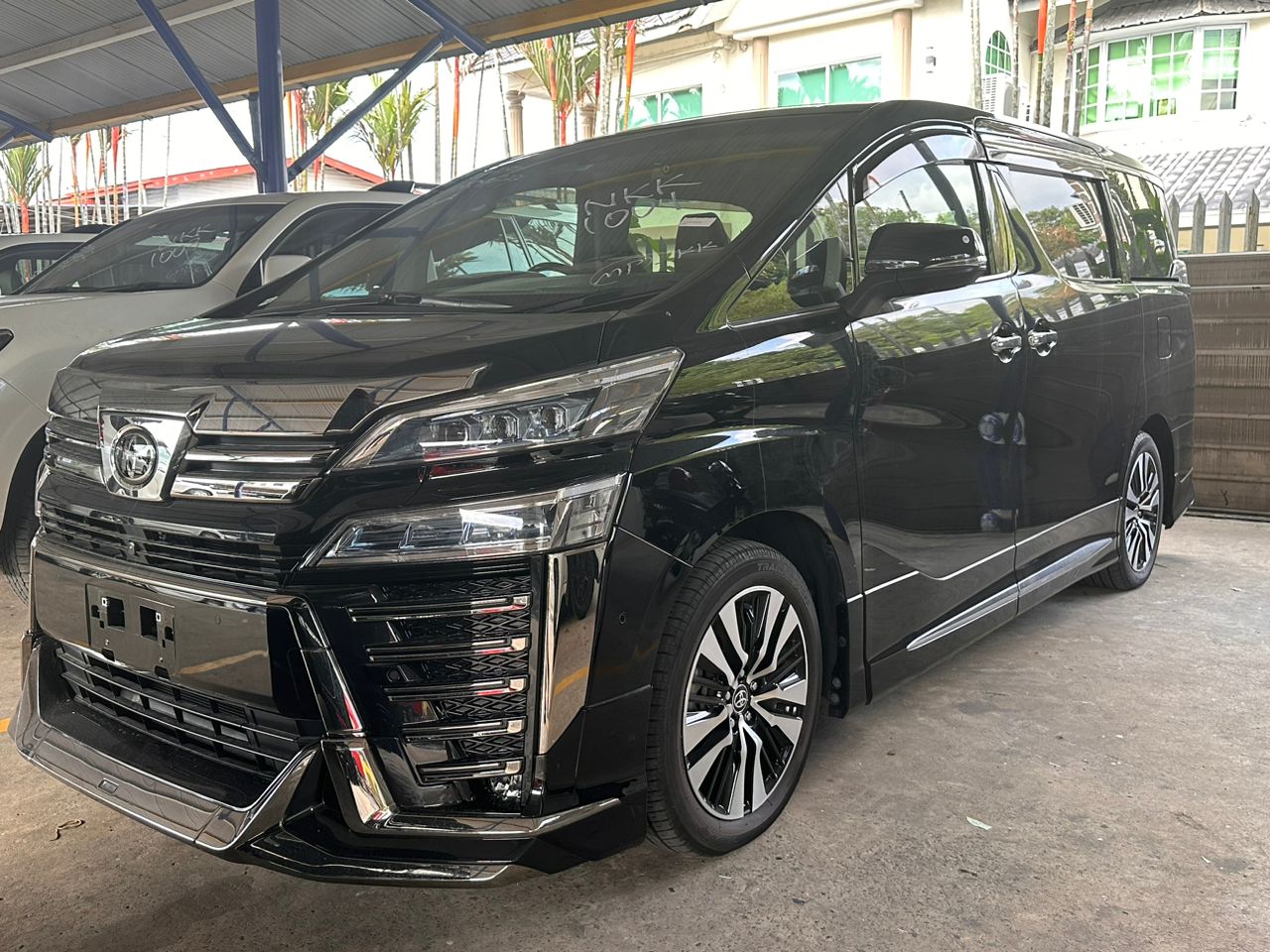TOYOTA "VELLFIRE 2.5 NEW.MOD 2493 7TIP-CVT 2.5Z G-EDITION 7S FL 10310KM" — view 1