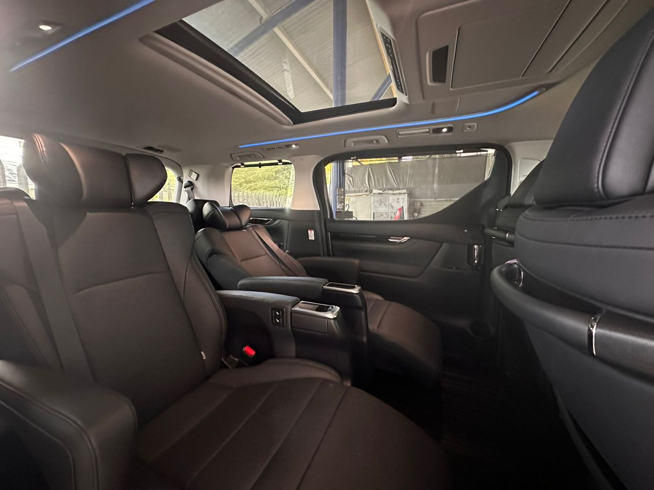 TOYOTA "VELLFIRE 2.5 NEW.MOD 2493 7TIP-CVT 2.5Z G-EDITION 7S FL 10310KM" — view 5