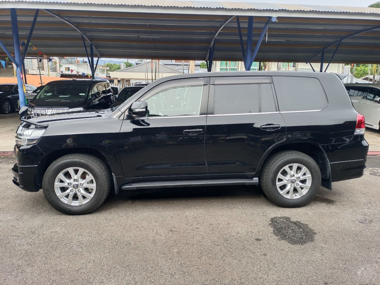 TOYOTA "LAND CRUISER 202 4.6P AXG 4608 6TIP 8S 28151KM" — view 2