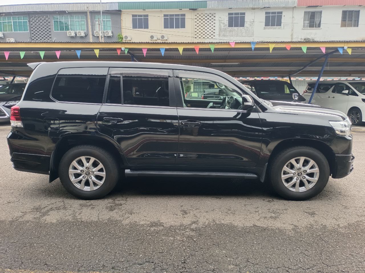 TOYOTA "LAND CRUISER 202 4.6P AXG 4608 6TIP 8S 28151KM" — view 4