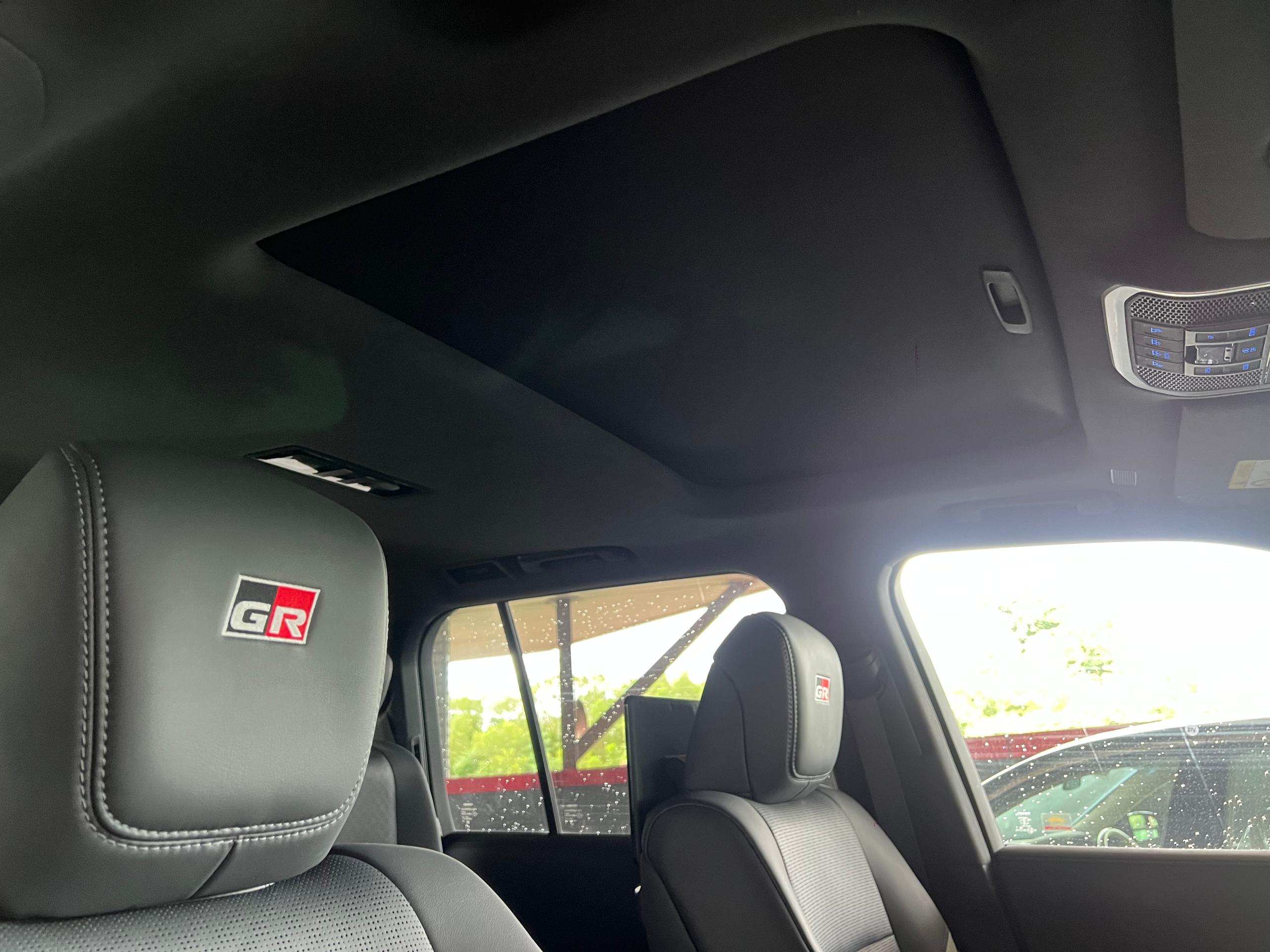 TOYOTA "LAND CRUISER 300 3.5P GR SPORT 10AT 12225 KM 7 SEATER" — view 4