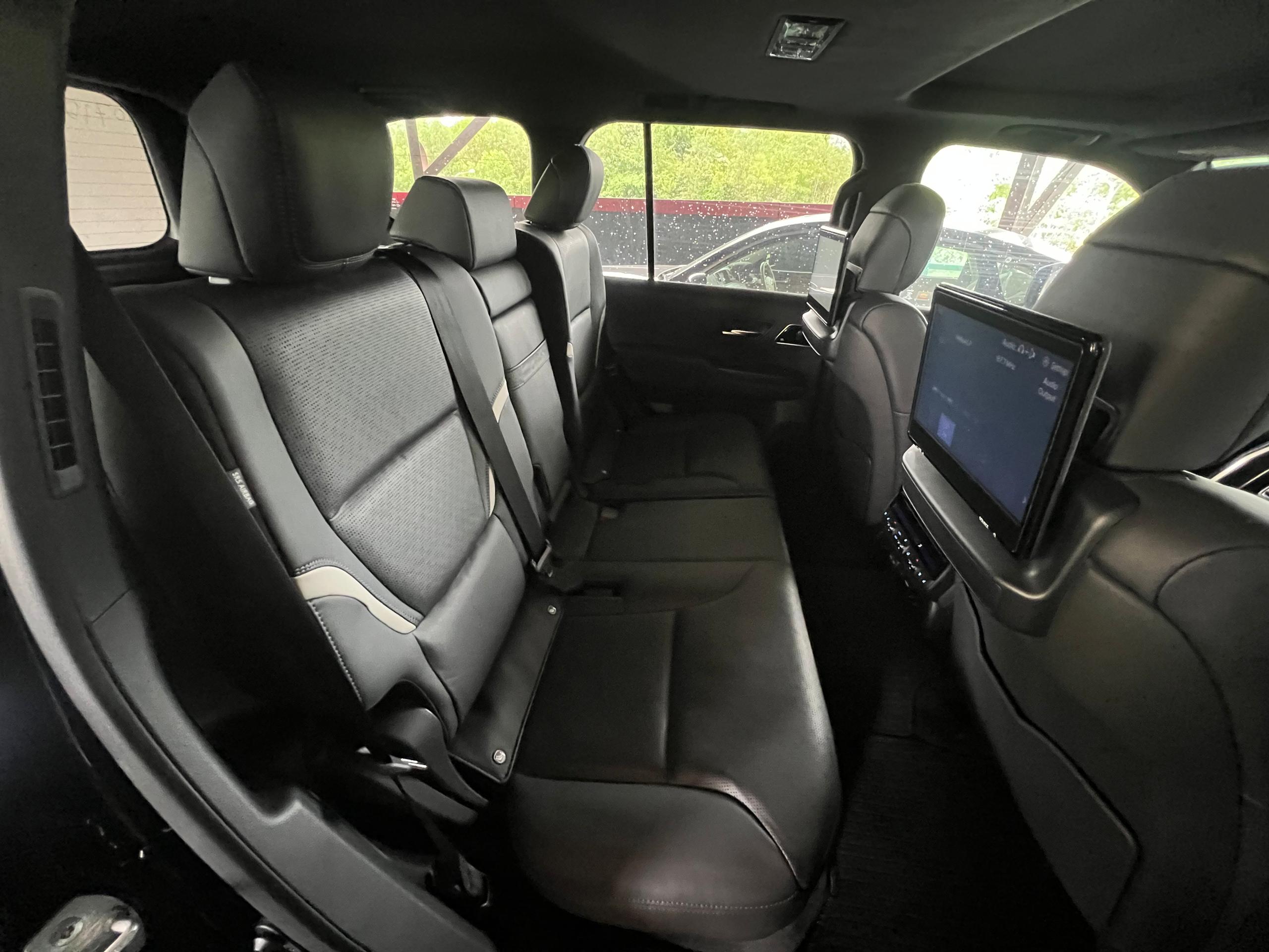TOYOTA "LAND CRUISER 300 3.5P GR SPORT 10AT 12225 KM 7 SEATER" — view 5