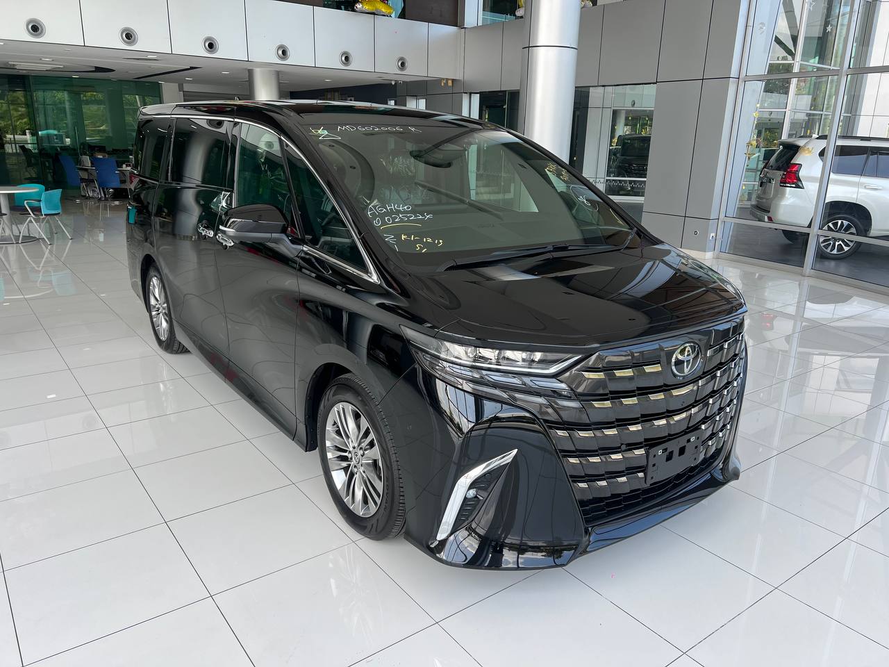 TOYOTA "ALPHARD 2.5Z (3BA) 2493 7TIP-CVT 7S 2561 KM DEMO UNIT" — view 1