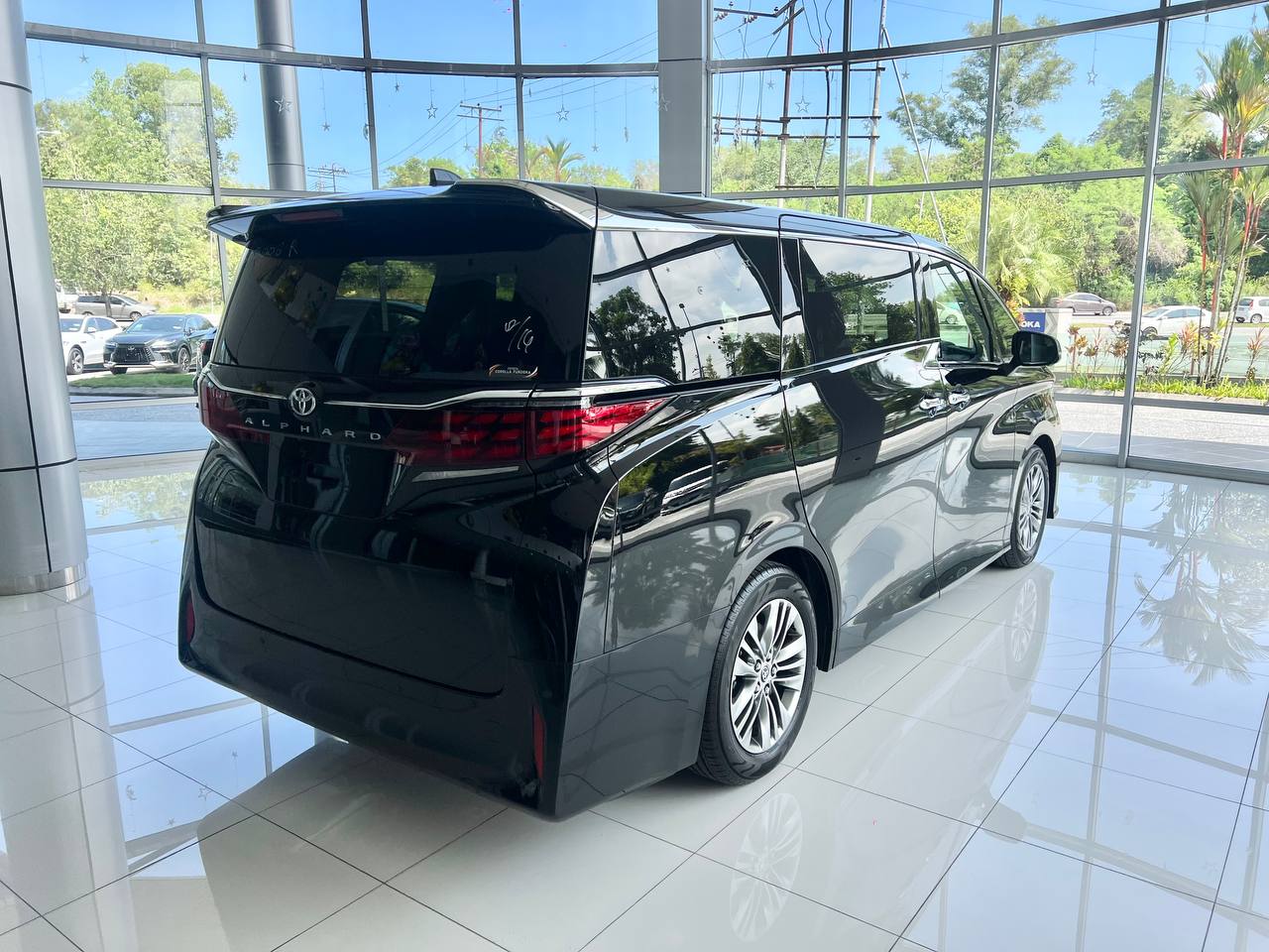 TOYOTA "ALPHARD 2.5Z (3BA) 2493 7TIP-CVT 7S 2561 KM DEMO UNIT" — view 2