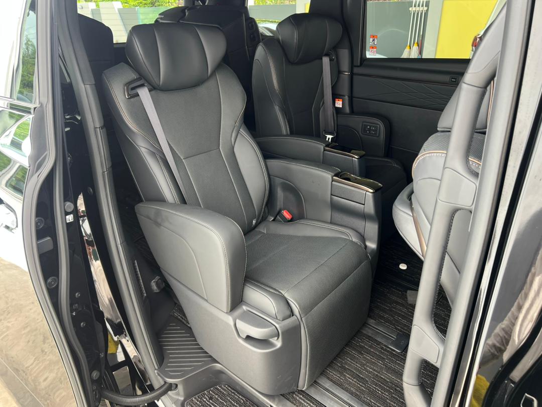 TOYOTA "ALPHARD 2.5Z (3BA) 2493 7TIP-CVT 7S 2561 KM DEMO UNIT" — view 5