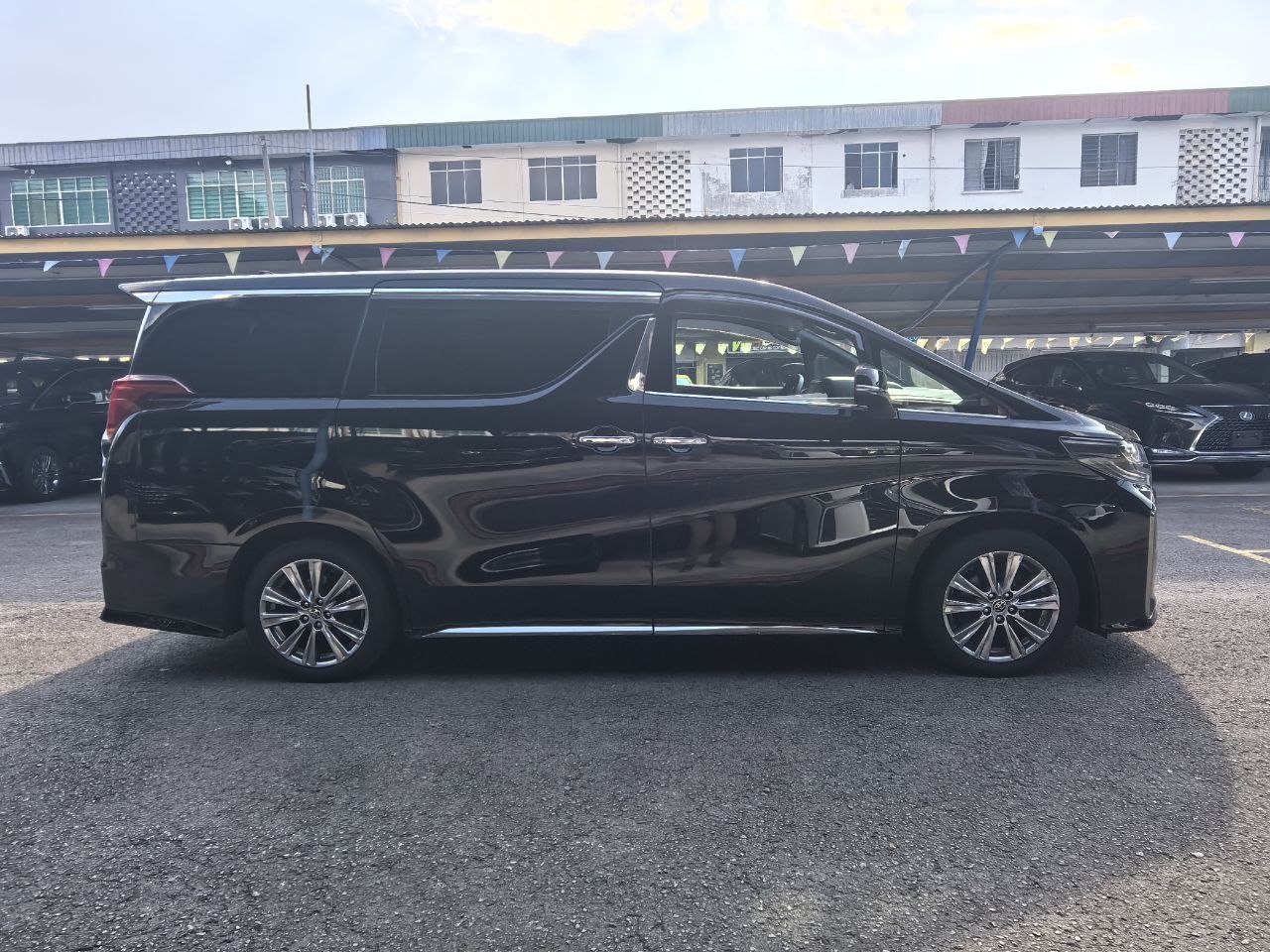 TOYOTA "ALPHARD 2.5S TYPE GOLD II 2493 7TIP-CVT 7S 55824KM" — view 2