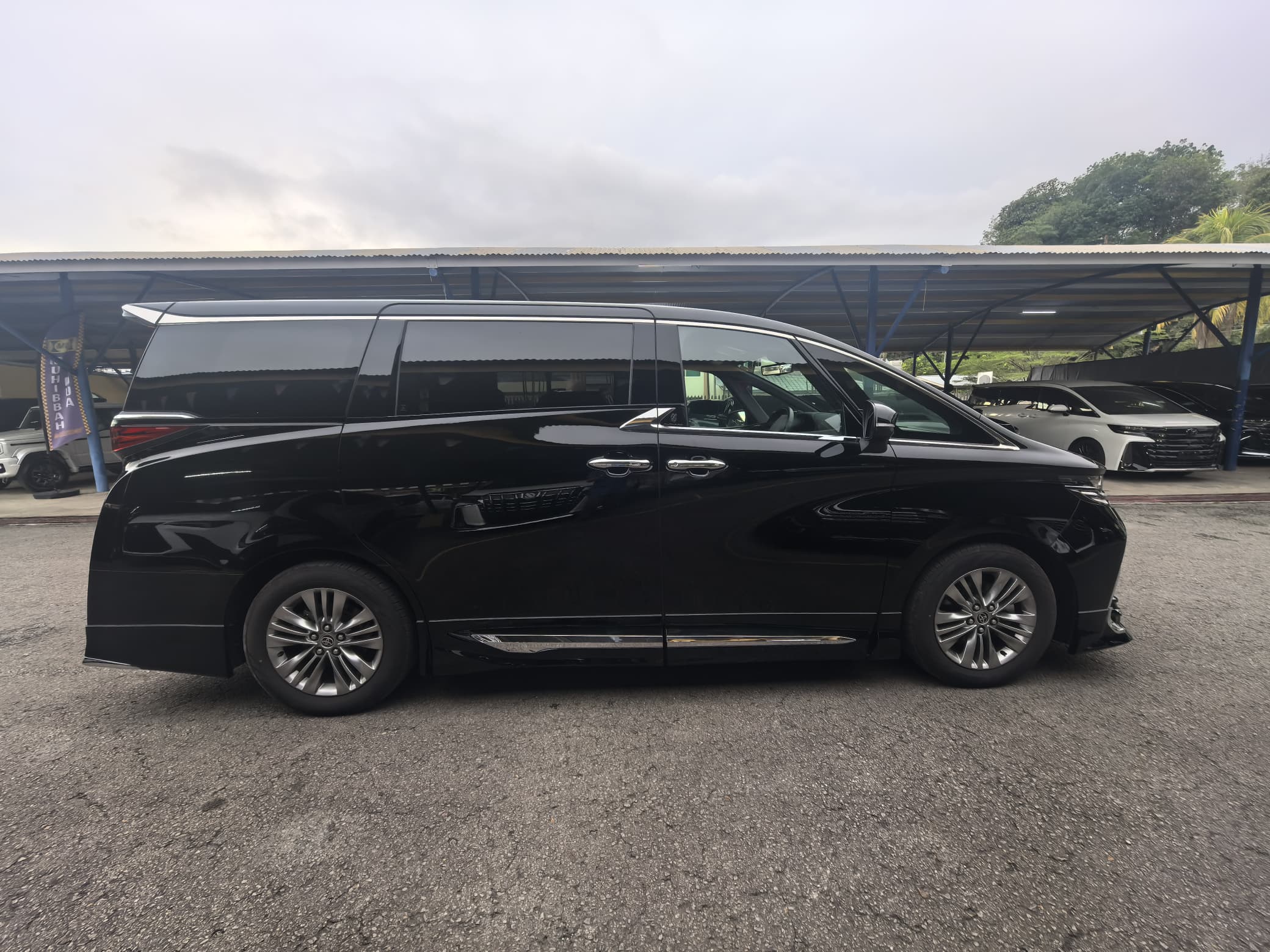 TOYOTA "ALPHARD 2.5 Z 2493 7TIP-CVT 7S 6549KM" — view 1