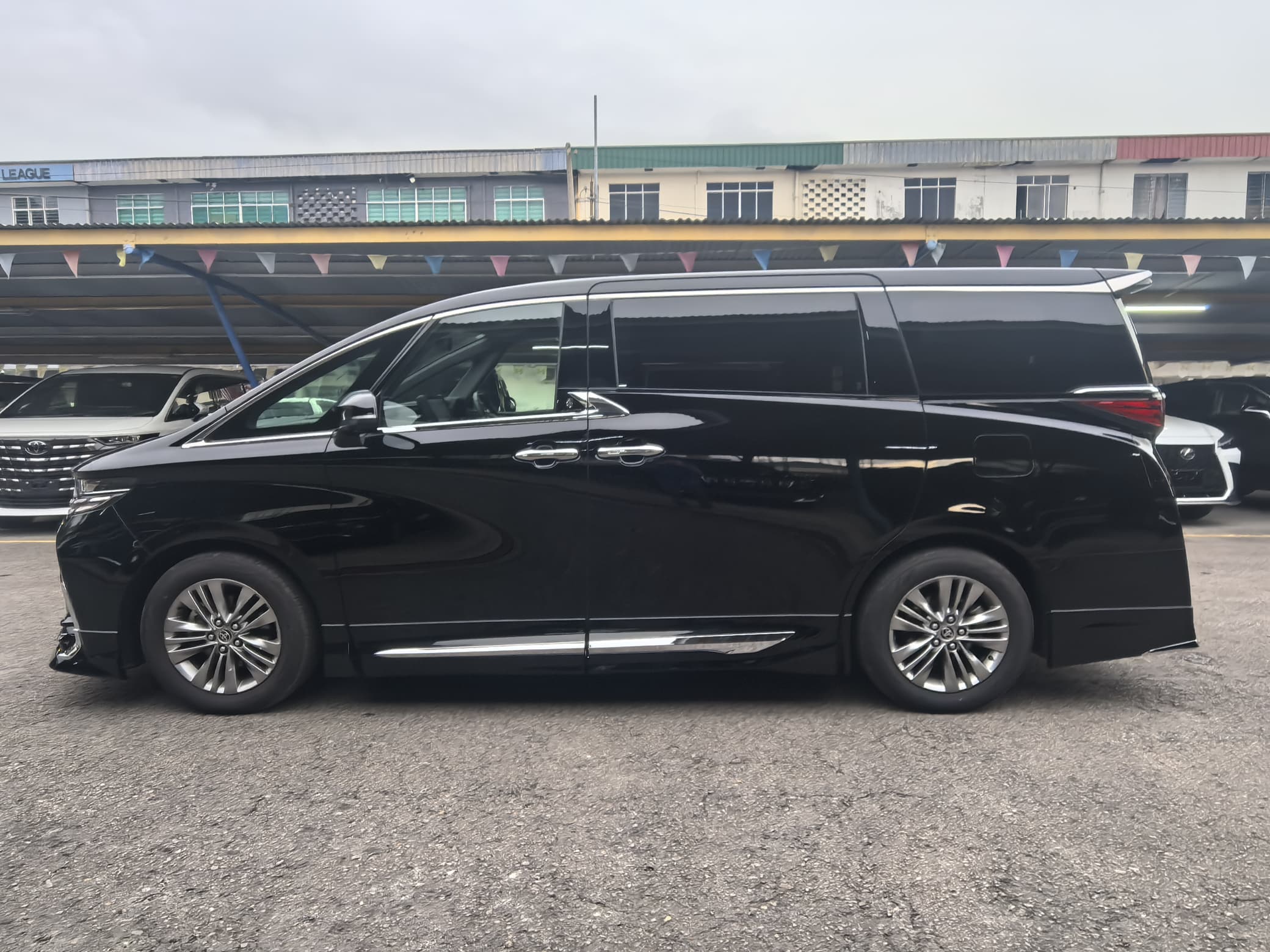 TOYOTA "ALPHARD 2.5 Z 2493 7TIP-CVT 7S 6549KM" — view 3