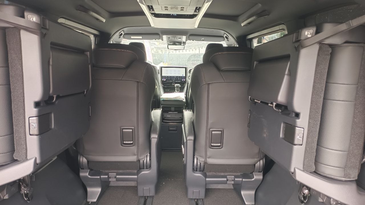 TOYOTA "ALPHARD 2.5 Z 2493 7TIP-CVT 7S 6549KM" — view 4