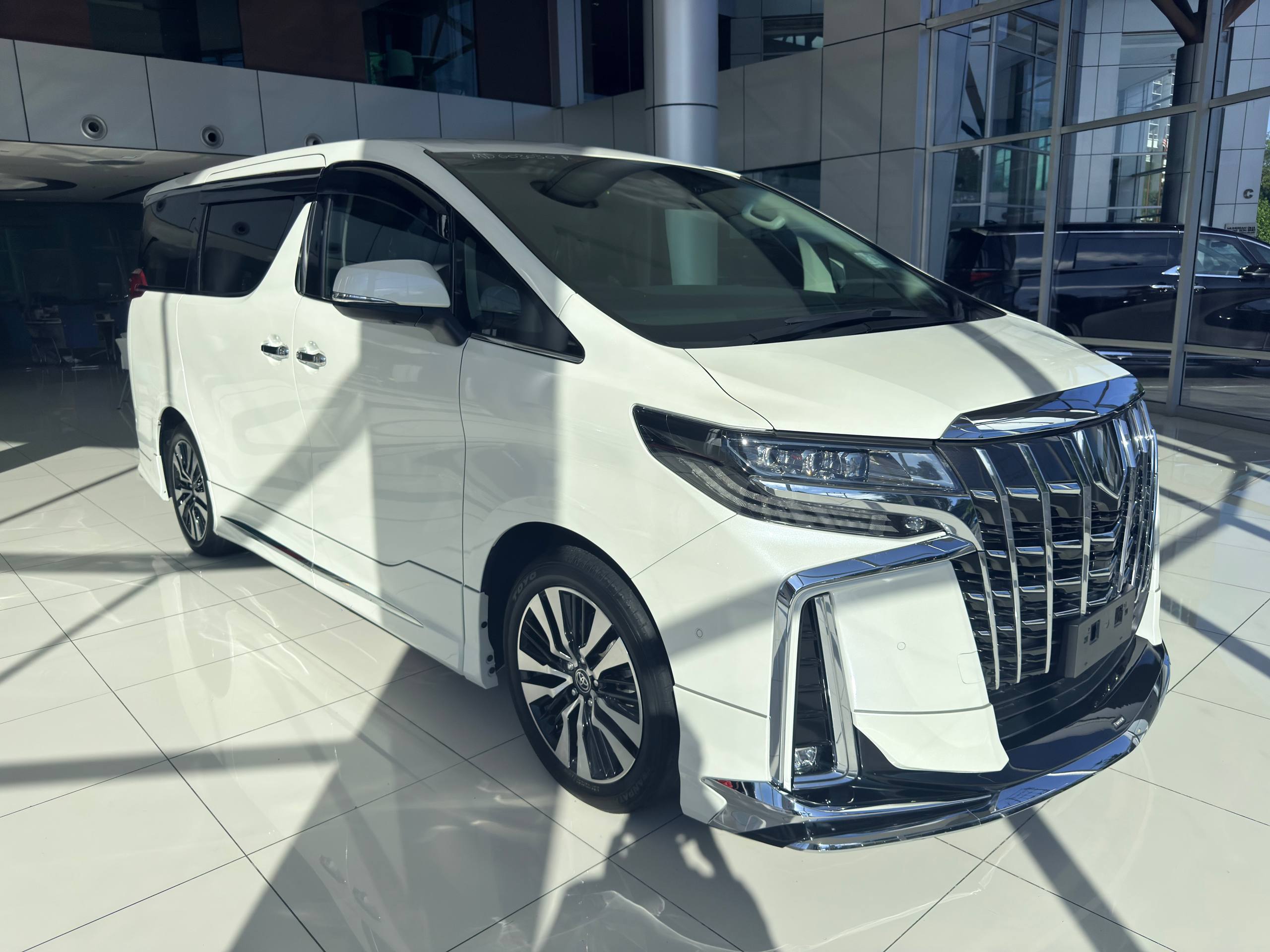 TOYOTA "ALPHARD 2.5 (3BA) SC-PACKAGE 2493 7TIP-CVT 7S 52101 KM " — view 1