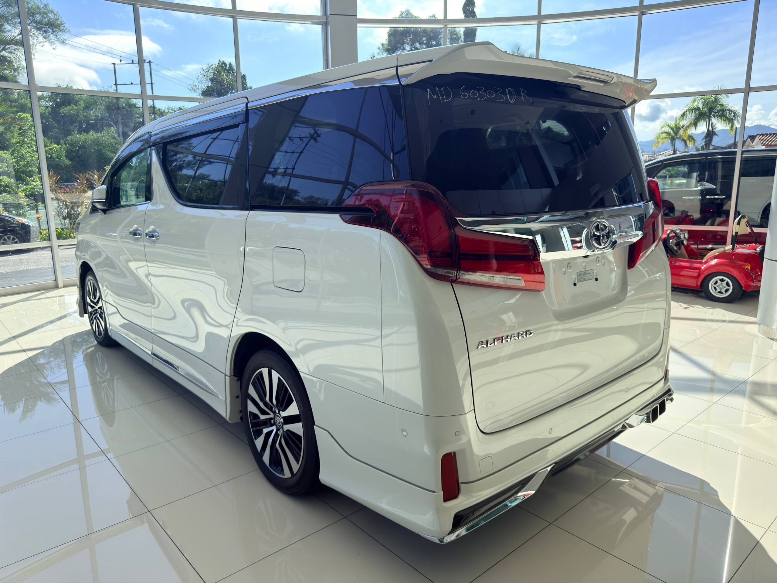 TOYOTA "ALPHARD 2.5 (3BA) SC-PACKAGE 2493 7TIP-CVT 7S 52101 KM " — view 2