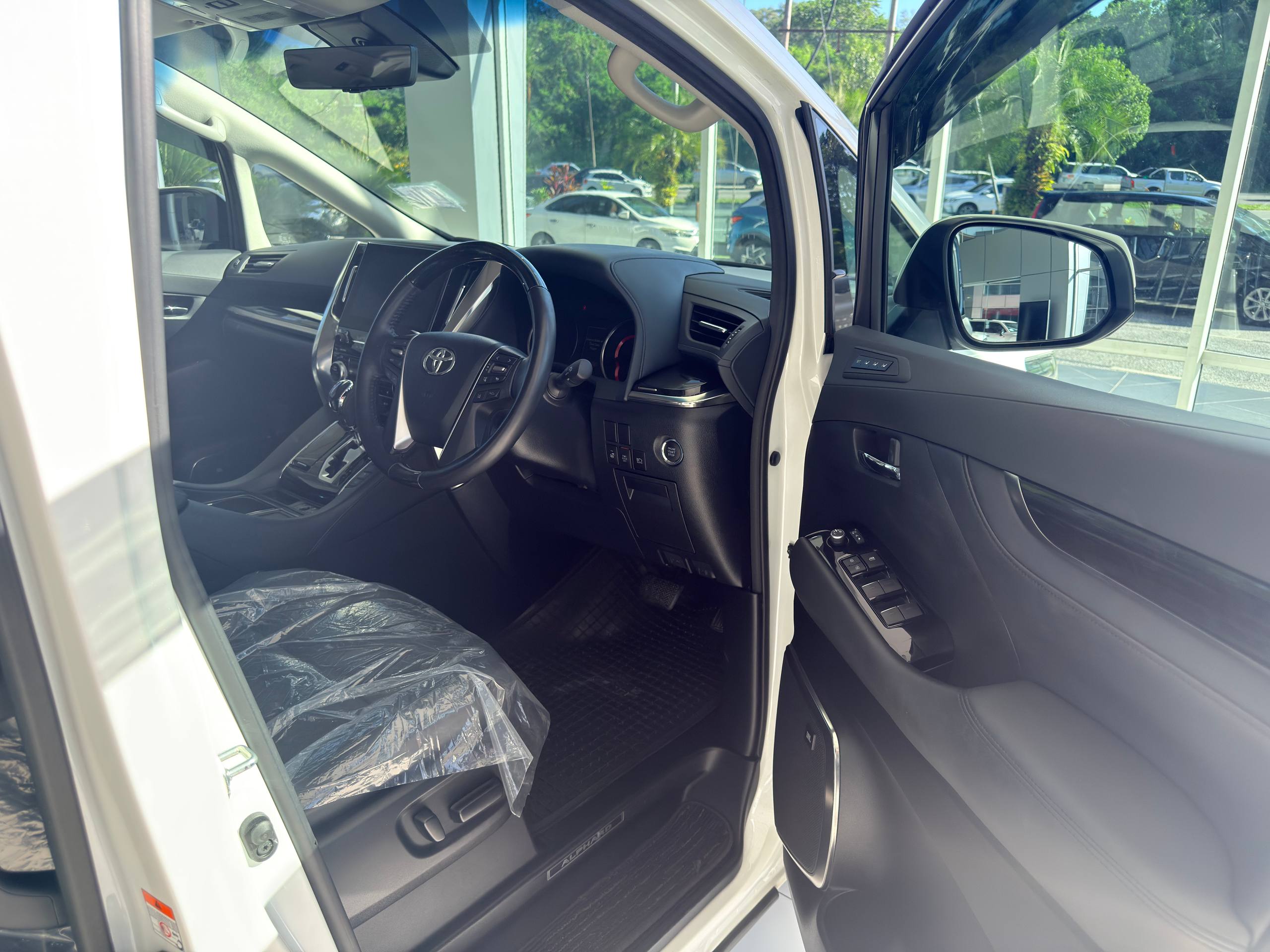 TOYOTA "ALPHARD 2.5 (3BA) SC-PACKAGE 2493 7TIP-CVT 7S 52101 KM " — view 3